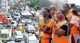 Hyderabad: హైదరాబాద్‌లో ట్రాఫిక్  నియంత్రణ.. రంగంలోకి ట్రాన్స్‌జెండర్లు