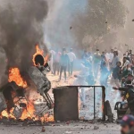 Uttar Pradesh Riots : పోలీసులపై 5 వేల మంది రాళ్ల దాడి, వాహనాలకు నిప్పు.. ఎందుకంటే.?