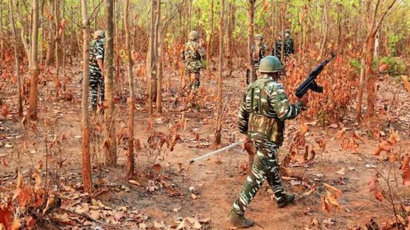Chhattisgarh Encounter: చత్తీస్ గఢ్‌లో మరో భారీ ఎన్ కౌంటర్.. 10 మంది మావోయిస్టులు మృతి