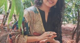 Sri Divya: ట్రెడీషనల్ లుక్‌లో ఆకట్టుకుంటున్న శ్రీ దివ్య