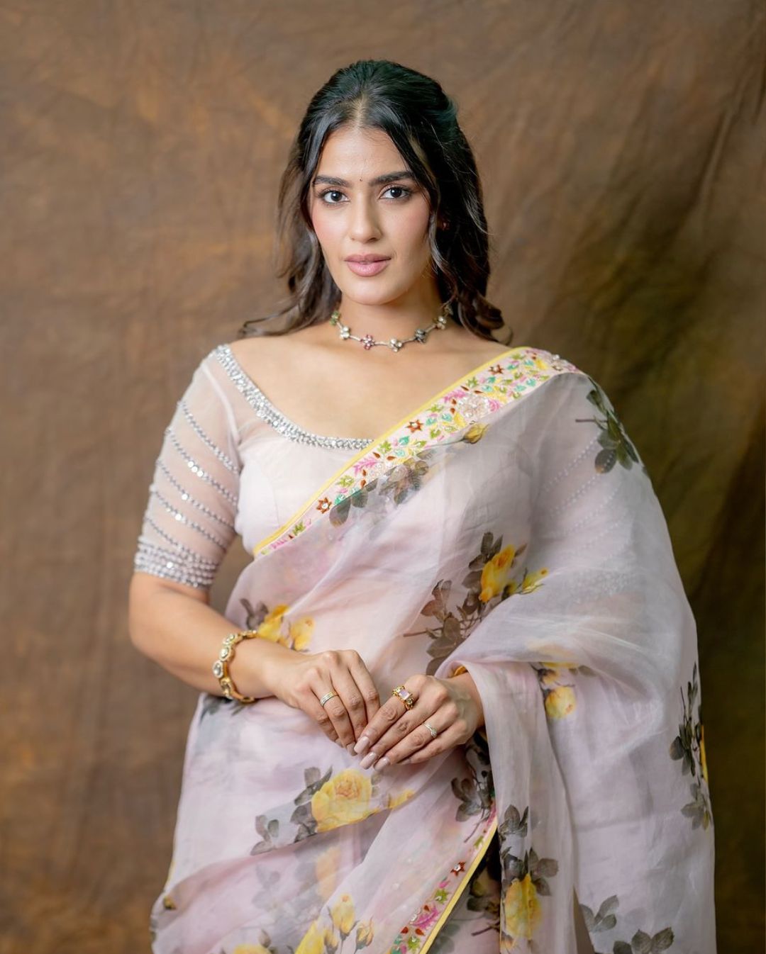 Kavya Thapar: ‘విశ్వం’ సుందరి రూటు మార్చిందే.! ఇప్పుడంతా ఇదే ట్రెండ్..