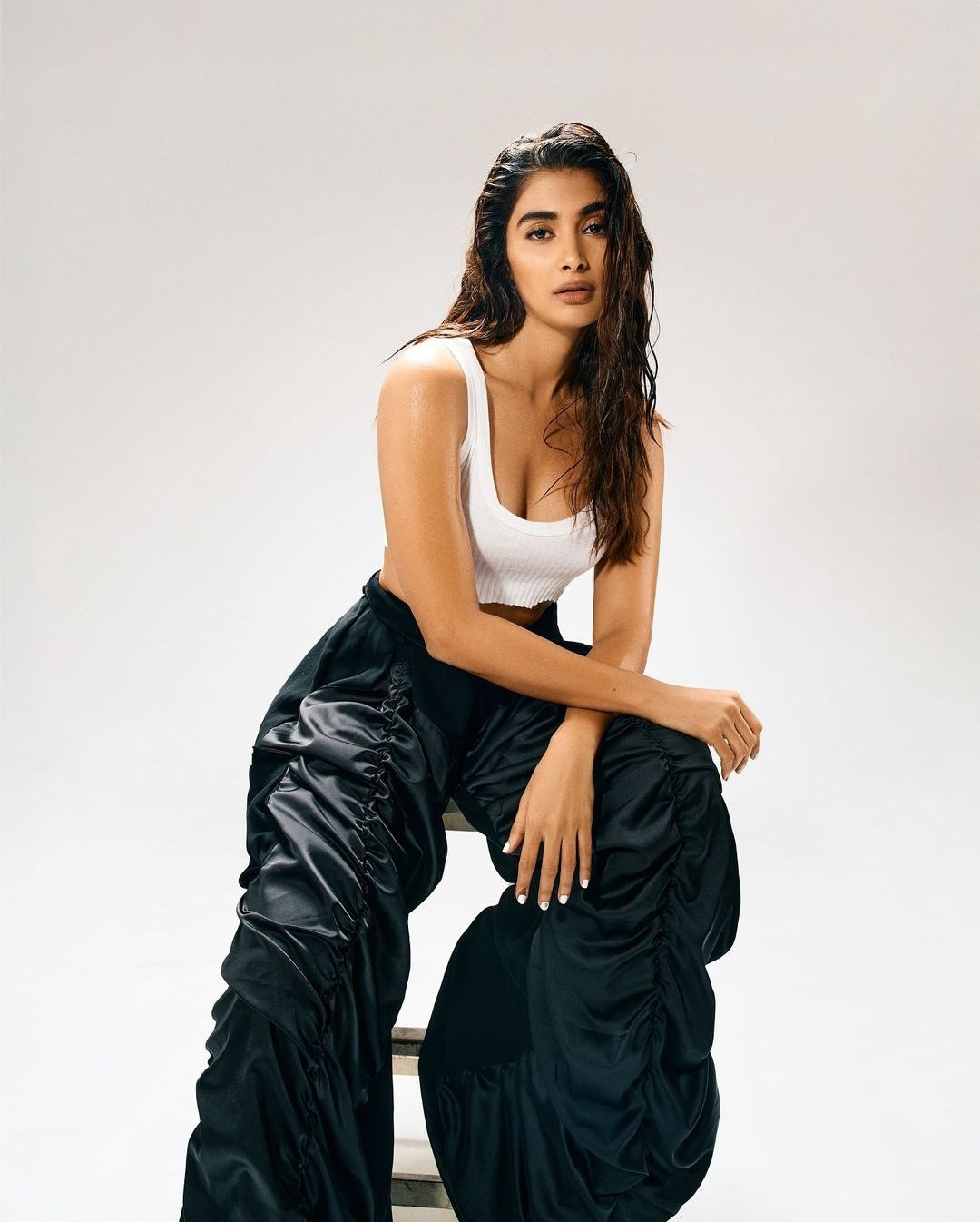 Pooja Hegde: బాలీవుడ్‌కు వలవేస్తున్న పూజా.. తన ప్లాన్స్ వర్కవుట్ అయ్యేనా?