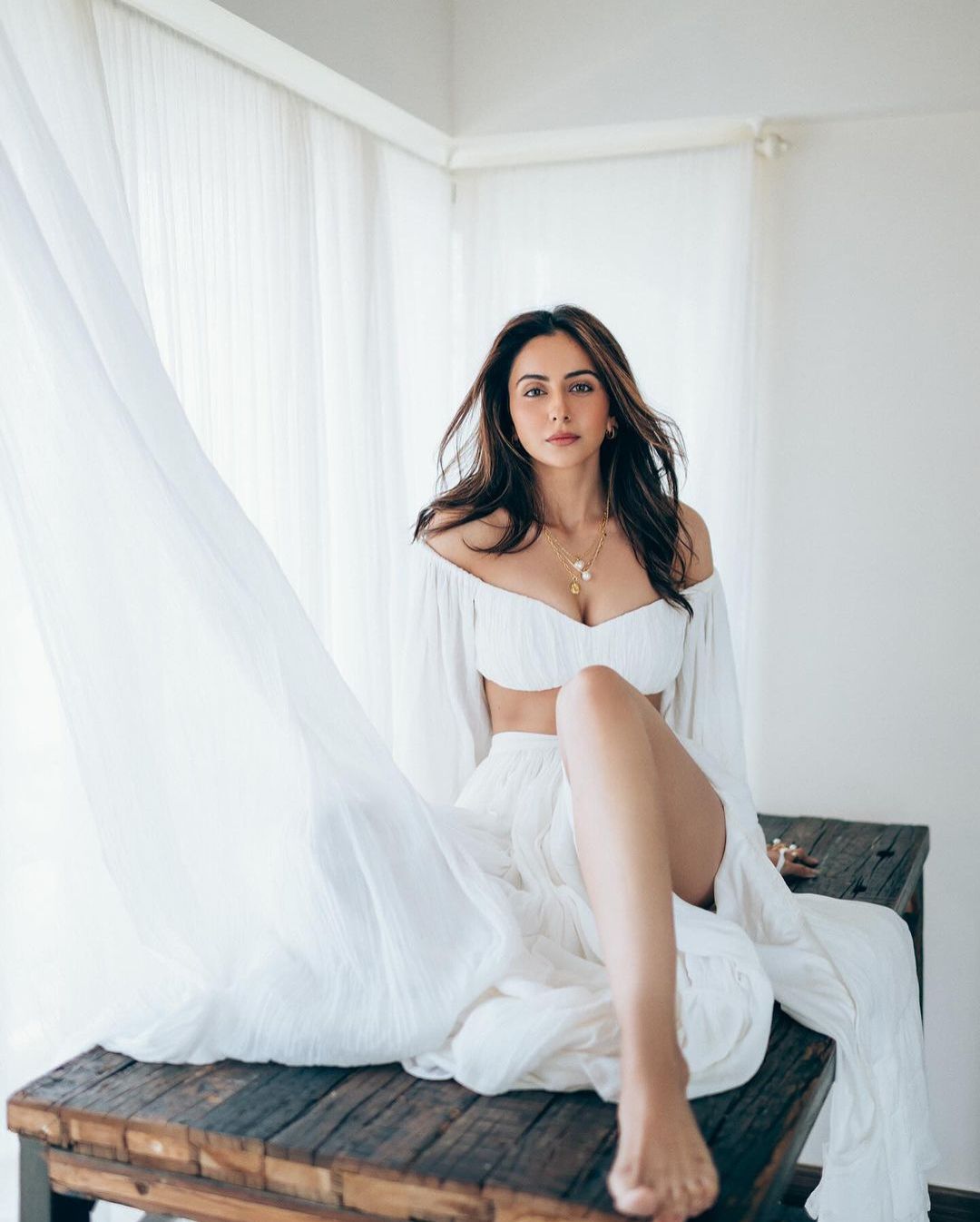 Rakul Preet Singh: పెళ్లి తర్వాత మొదటిసారి ఇలా.. రకుల్ ఫోటోలు రచ్చ రచ్చే