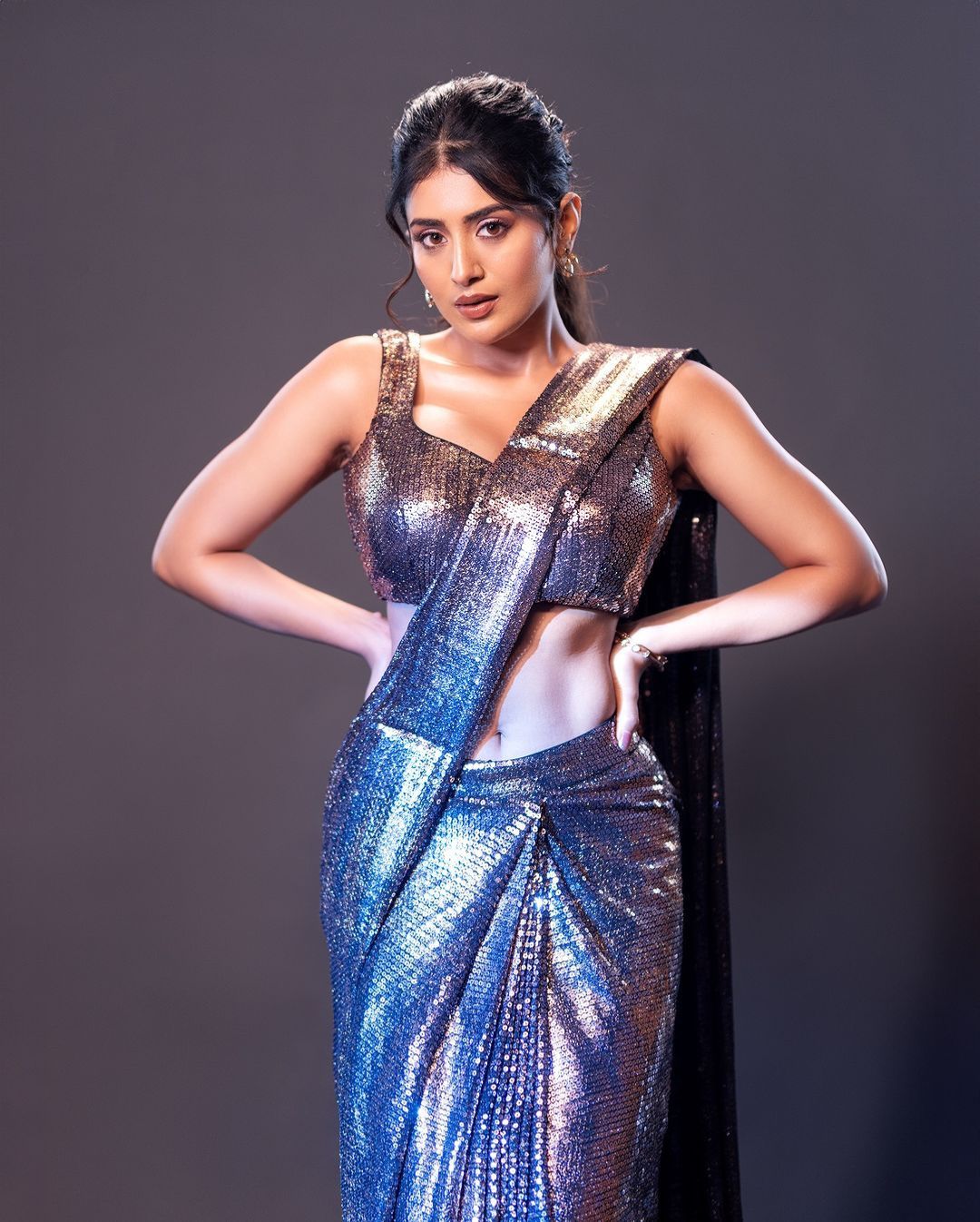 Rashi Singh: అప్సరసలా అందాల రాశి.. ఇలా చూస్తే కుర్రకారు ప్రేమలో పడిపోతారేమో!