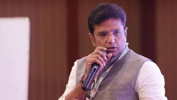 Sridhar babu comments: క‌లెక్ట‌ర్ పై దాడిపై ప్ర‌భుత్వం సీరియ‌స్.. వారిపై క‌ఠిన చ‌ర్య‌లు