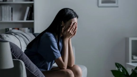 Teacher commits suicide: ఏపీలో మ‌రో దారుణం.. ప్రేమోన్మాది వేధింపులు త‌ట్టుకోలేక టీచ‌ర్ ఆత్మ‌హ‌త్య‌