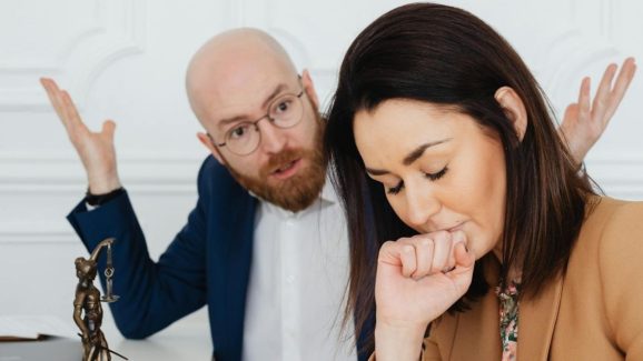 Husband Wife Problems: నా భార్యకు అలాంటి బుద్ధి ఉంటుందని అనుకోలేదు.. నా సహోద్యోగులతో అలా చేస్తోంది