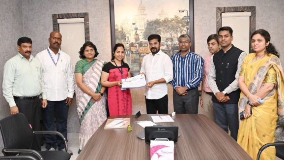 CM Revanth Reddy: కుల‌గ‌ణ‌న సర్వే చేయించుకున్న‌ సీఎం రేవంత్.. వివ‌రాలు న‌మోదు చేసిన అధికారులు