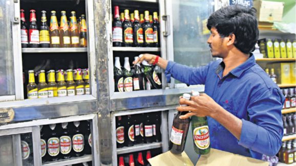 Telangana: మందుబాబులకు షాక్.. రాష్ట్రంలో నిలిచిపోయిన మద్యం సరఫరా!