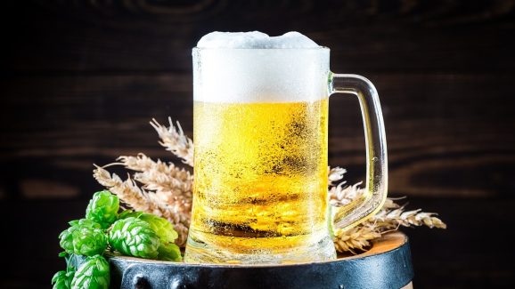 Beer Benefits: బీరు తాగే ముందు ఈ ఆరు విషయాలు తెలుసుకోండి, ఆ తర్వాత తాగాలా వద్దా నిర్ణయించుకోండి