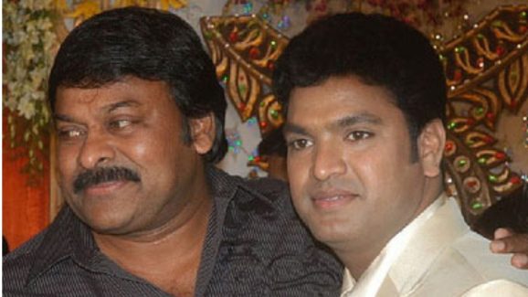 Tollywood Comedian: చిరంజీవి సగం తాగి పడేసిన కప్పును దాచుకున్న కమెడియన్.. లక్ష ఇచ్చినా ఇవ్వడంట