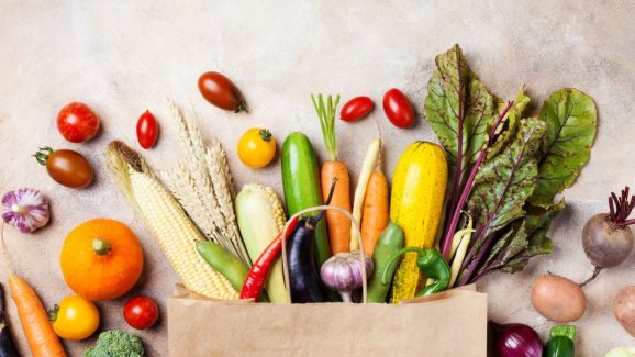 Foods For Winter: చలికాలంలో తప్పకుండా తినాల్సినవి ఇవే !