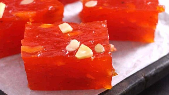 Tomato Halwa: ఏదైనా కొత్తగా స్వీట్ రెసిపీ తినాలనిపిస్తుందా? టమోటా హల్వా ప్రయత్నించండి