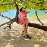 Kavya Kalyanram: వెకేషన్ ఎంజాయ్ చేస్తున్న బలగం బ్యూటీ.. బీచ్ ఒడ్డున అందాల రచ్చ