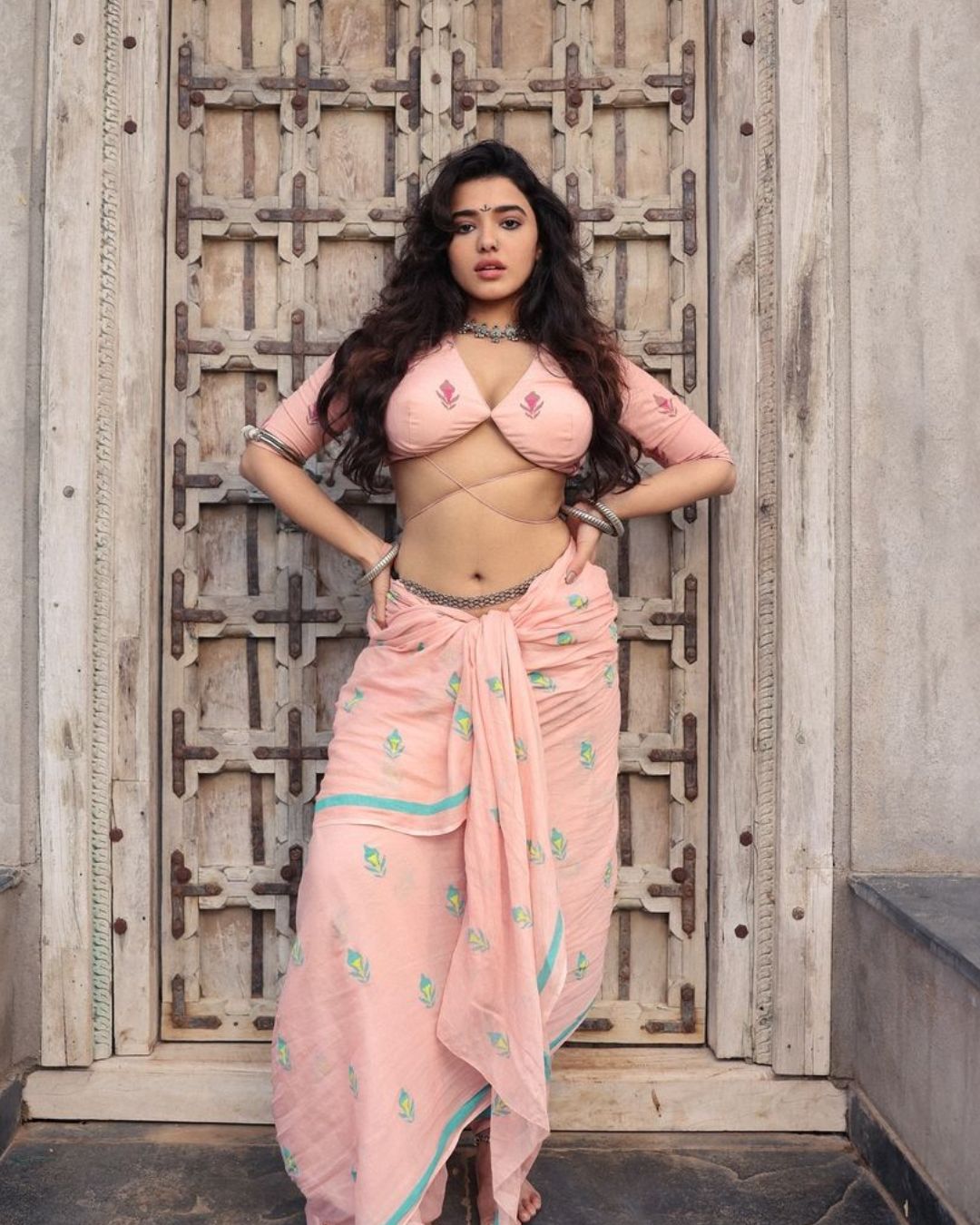 Ketika Sharma:ఎత్తుపల్లాలను ఎరగా వేసి.. ఇలా చూపిస్తే కుర్రవాళ్లను ఆపడం కష్టమే