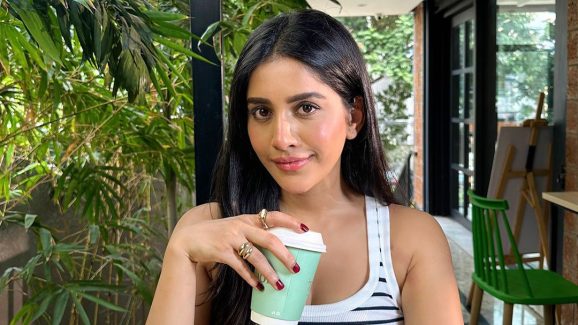 Nabha Natesh: కాఫీ తాగుతూ ఛిల్ అవుతున్న ఇస్మార్ట్ బ్యూటీ..