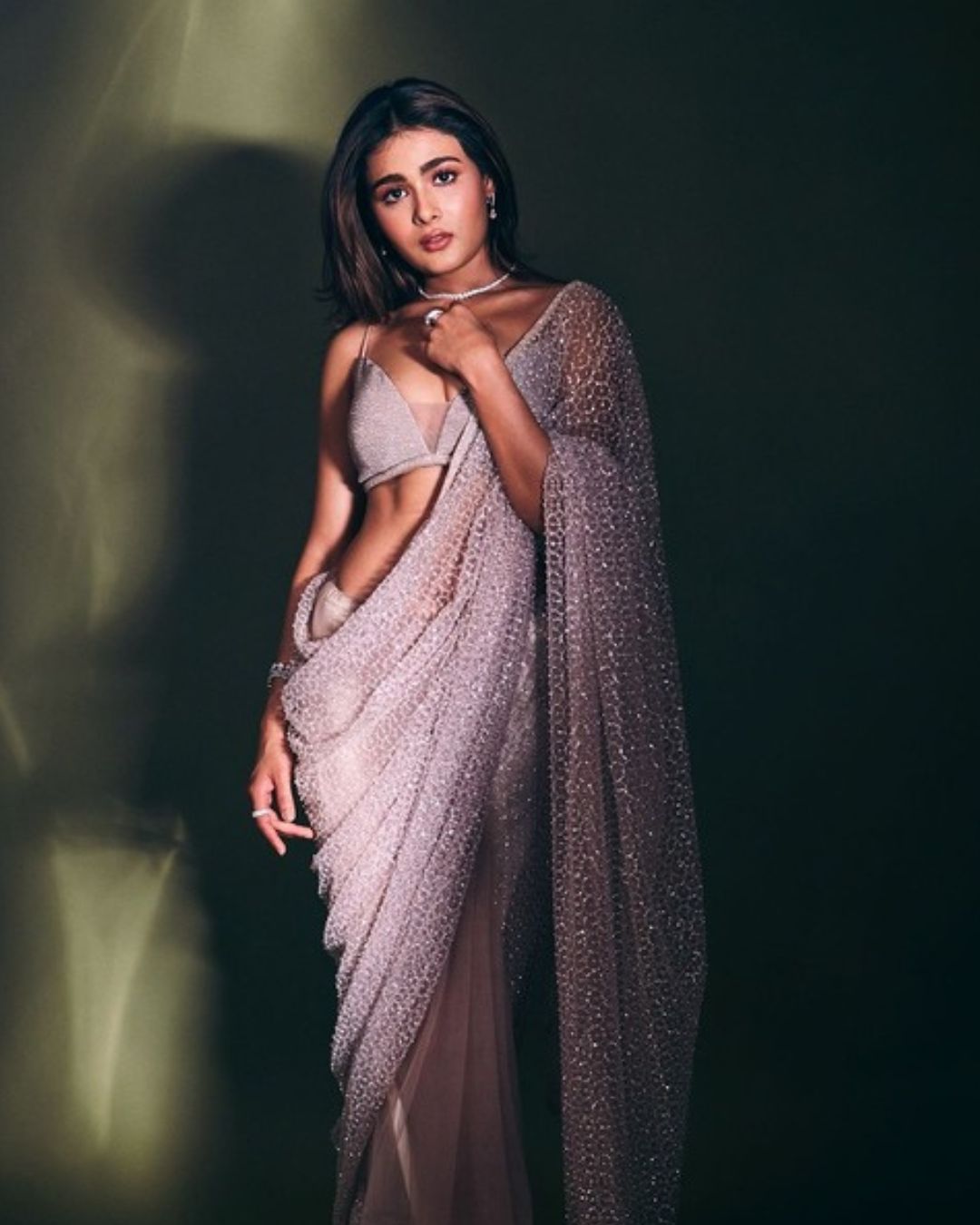 Shalini Pandey: అర్జున్ రెడ్డి భామ.. అందమంతా అక్కడే దాచినట్టుందే