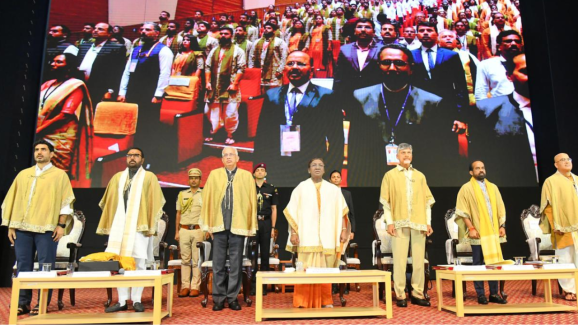 Droupadi Murmu : యువ వైద్యులు పని చేయాల్సింది సిటీల్లో కాదు.. రాష్ట్రపతి ద్రౌపది ముర్ము కీలక సూచనలు