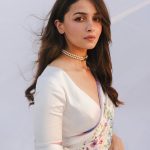 Alia Bhatt: అలియా భట్ సొగసు చూడతరమా?