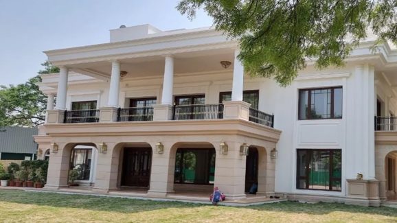 Arvind Kejriwal’s Sheesh Mahal: మాజీ సీఎం కేజ్రీవాల్ బంగ్లా.. బీజేపీ బయటపెట్టిన శీష్‌మహల్ వీడియో