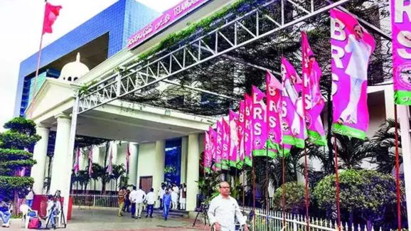 BRS Office: బీఆర్ఎస్‌ నేతల్లో టెన్షన్.. కూల్చివేతల జాబితాలో పార్టీ ఆఫీసు?