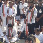 Chalo Raj Bhavan Rally: ప్రధాని మోదీ వైఖరిపై నిరసన.. రోడ్డుపై బైఠాయించిన సీఎం రేవంత్‌రెడ్డి