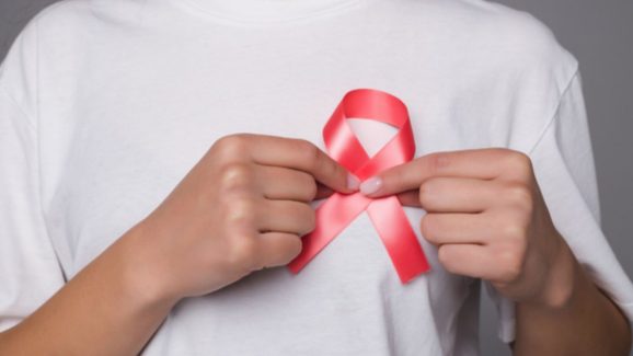 Breast Cancer: బ్రెస్ట్ క్యాన్సర్ రాకూడదంటే.. ఈ జాగ్రత్తలు పాటించాల్సిందే !
