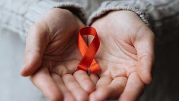World AIDS day 2024: నేడే ఎయిడ్స్ డే.. హెచ్ఐవీ గురించి ఈ విషయాలు మీకు తెలుసా ?