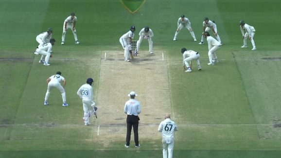 Captain’s Field Setup: కమిన్స్ ఓవరాక్షన్…10 మంది ప్లేయర్లతో అటాక్ ?