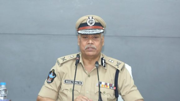 AP DGP : సైబర్ నేరగాళ్ల కొత్త బెదిరింపులు.. ఏకంగా రూ. 1,229 కోట్లు దోచుకున్న కేటుగాళ్లు..