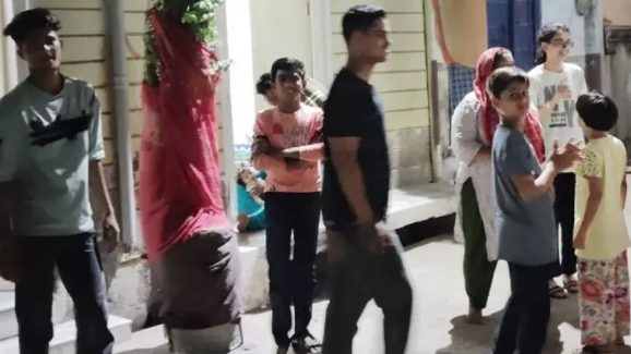 Earth quakes in Telangana: తెలంగాణలో పలుచోట్ల భూ ప్రకంపనలు.. భయాందోళనలో నగరవాసులు