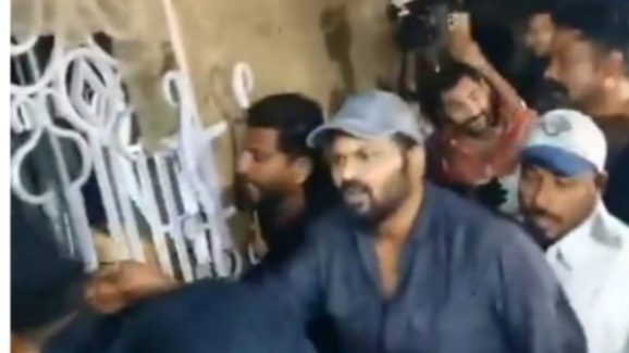 Manchu Manoj: నా కూతురు దగ్గరకు వెళ్లకుండా మోహన్ బాబు కొట్టిస్తున్నాడు.. మనోజ్ ఎమోషనల్