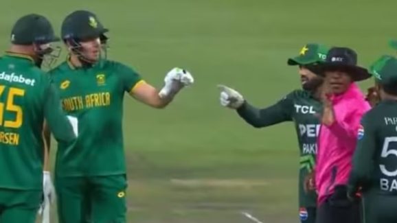 Mohammed Rizwan Haris Rauf: SRH ప్లేయర్ ను కెలికిన పాక్ క్రికెటర్లు.. మ్యాచ్ మధ్యలో గొడవ