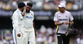 Mohammed Siraj: టీమిండియాకు షాక్..మ్యాచ్ మధ్యలోనే వైదొలిగిన సిరాజ్ !