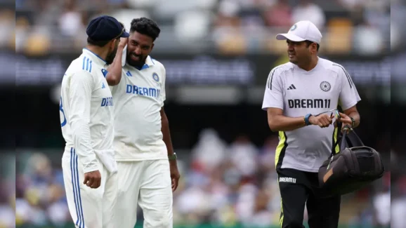 Mohammed Siraj: టీమిండియాకు షాక్..మ్యాచ్ మధ్యలోనే వైదొలిగిన సిరాజ్ !