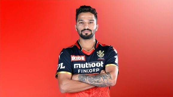 Rajat Patidar: ఆర్సీబీ కొత్త కెప్టెన్ గా యంగ్ ప్లేయర్..?