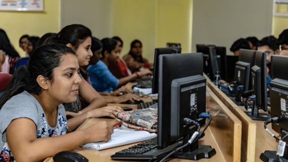 Startups-ecommerce: ఇంజనీరింగ్ గ్రాడ్యుయేట్ల కోసం.. భారీ ప్యాకేజీలతో కంపెనీలు