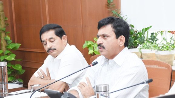 Ponguleti Srinivasa Reddy: కేసీఆర్ 80వేల పుస్తకాలు చదివారు.. అందుకే అసెంబ్లీకి రావాలి.. మంత్రి పొంగులేటి