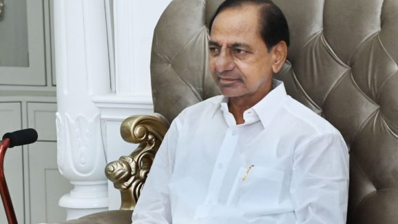 BRS Party KCR: సవాళ్ల సవారీ.. బయటకొచ్చేనా గులాబీ అధిపతి..!