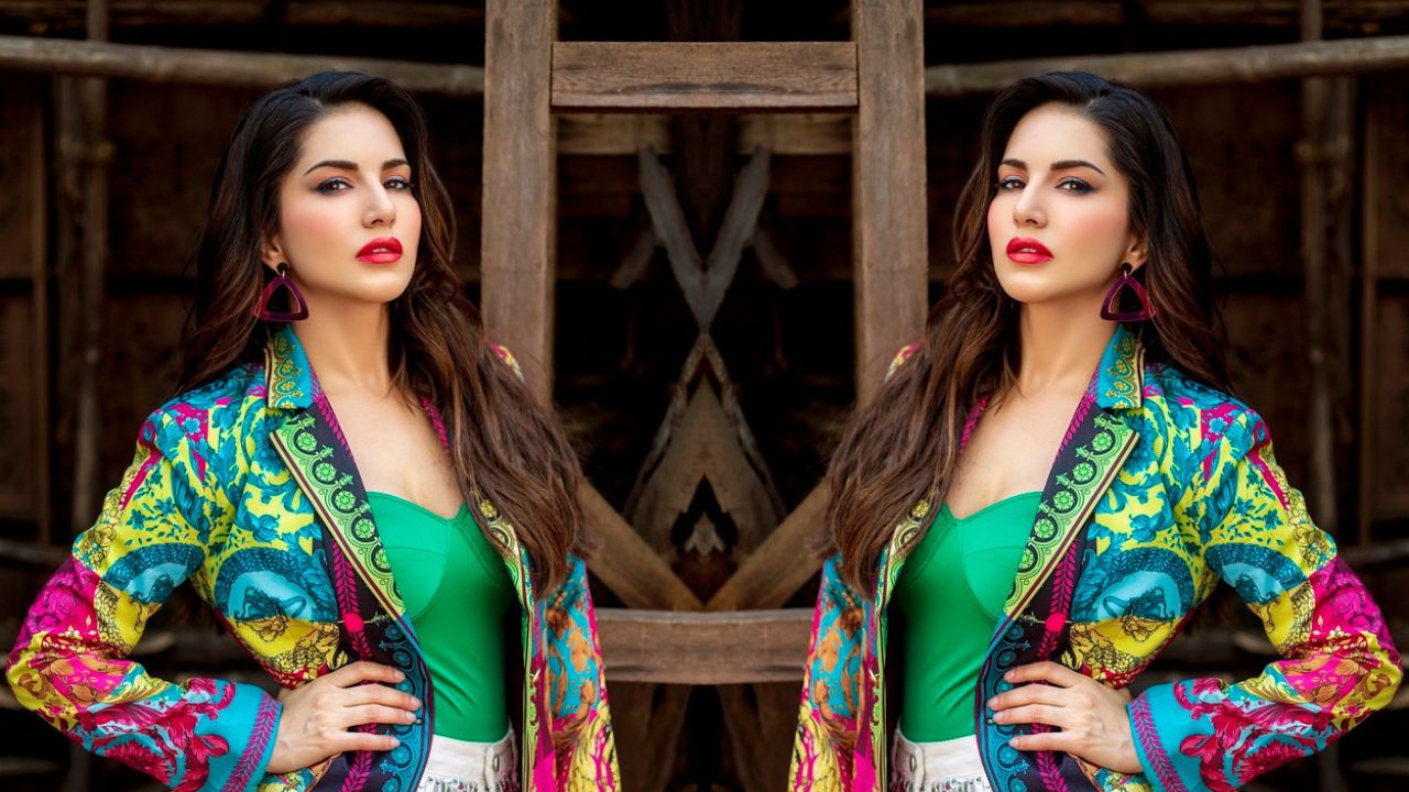 Sunny Leone: జానీ సిన్స్ భార్య సన్నీలియోన్‌కు నెలకు రూ.1000 ఆర్థిక సాయం.. అవాక్కయ్యారా?
