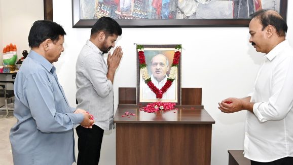 Tribute to PV Narasimha Rao: ఆయన సేవలు చిరస్మరణీయం.. పీవీ నరసింహా రావు సీఎం రేవంత్ ఘన నివాళి