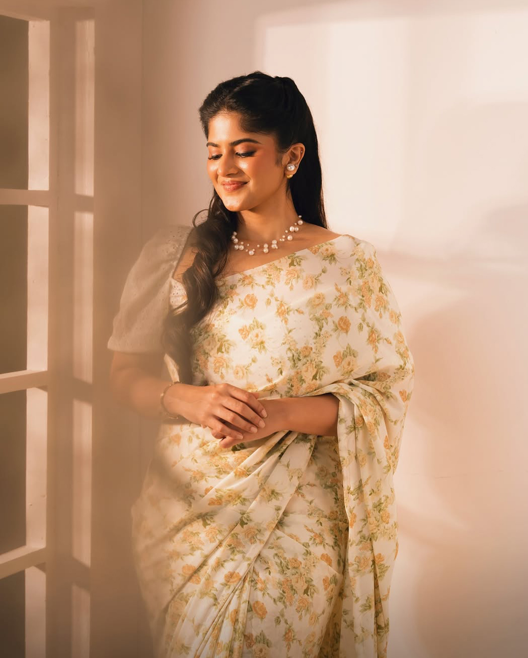 Megha Akash: చీరలో ఇంత అందంగా ఉన్నారేంటి మేడమ్ మీరు..?