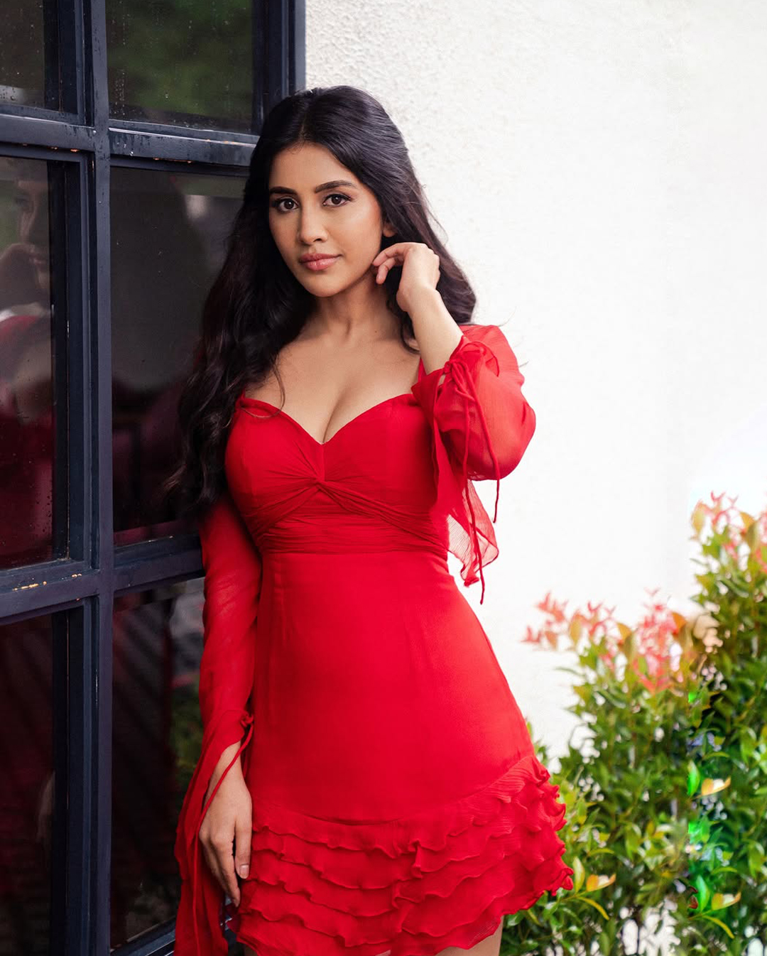 Nabha Natesh: రెడ్ చిల్లీలా ఘాటు పుట్టిస్తున్న ఇస్మార్ట్ బ్యూటీ..