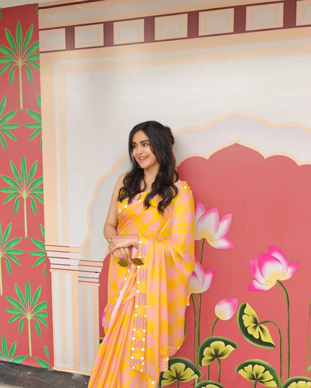 Adah Sharma: చక్కగా చీరకట్టి.. చిక్కటి అందాలను చూపిస్తున్న అదా శర్మ