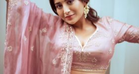 Rashi Singh: కొంటెచూపుతో కుర్రకారు మనసు దోచేస్తున్న రాశి సింగ్..