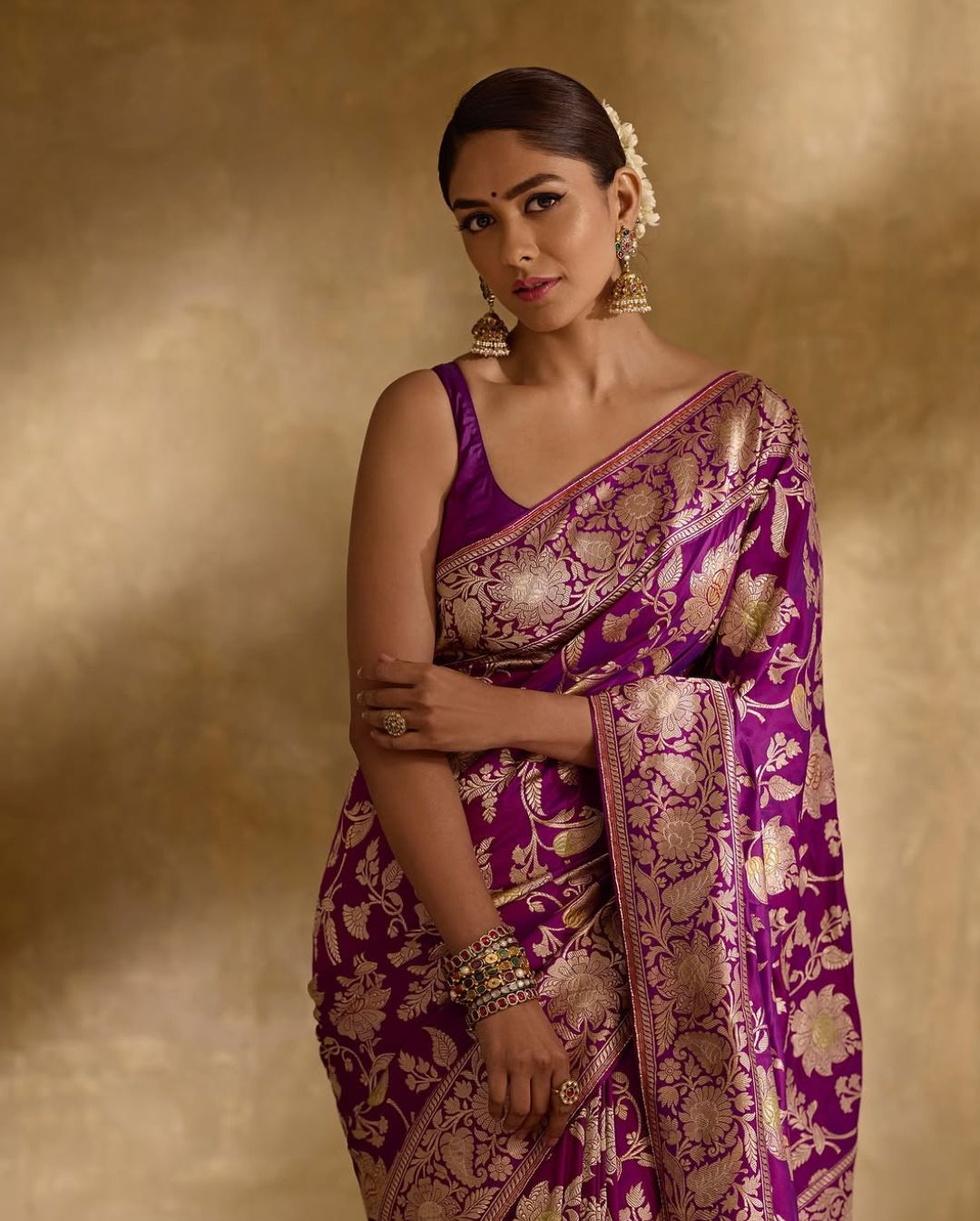 Mrunal Thakur: పట్టుచీరలో ముద్దొస్తున్న మృణాల్.. ‘సీతారామం’ రోజులు గుర్తొస్తున్నాయే!