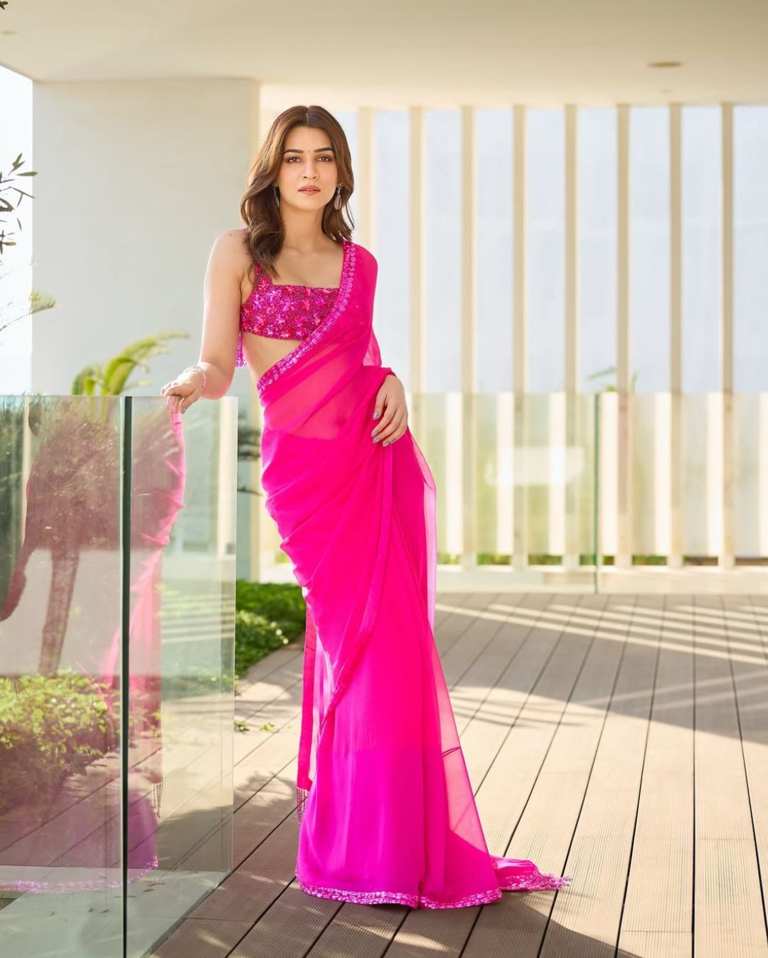 Kriti Sanon: పింక్ శారీలో పరమ్ సుందరి.. పెళ్లిళ్ల సీజన్‌లో వెరీ బిజీ