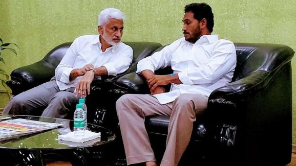 Vijayasai Reddy New Game: జగన్‌ను ఇరికిస్తున్న విజయసాయిరెడ్డి.. జనసేనలోకి రూట్ క్లియర్!