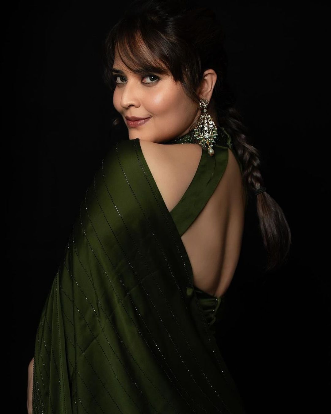 Anasuya: పచ్చకోకలో రంగమ్మత్త.. బ్యాక్ చూపిస్తూ బెంబేలెత్తిస్తుందిగా