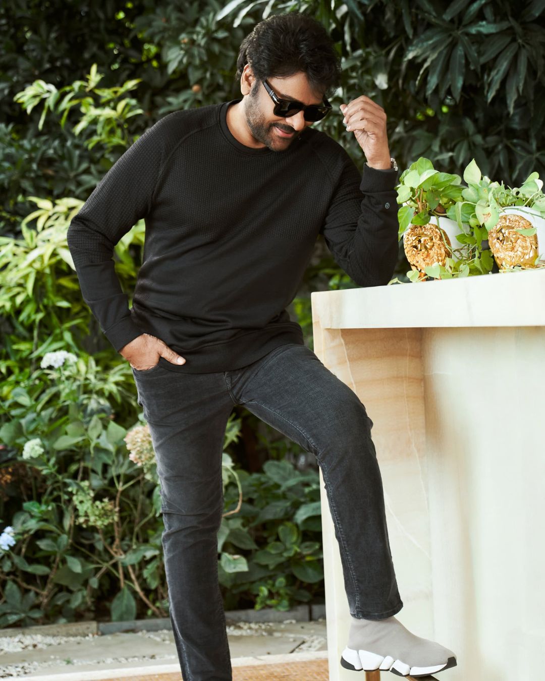 Chiranjeevi: 69 ఏళ్ల వయస్సులో కూడా ఆ ఛార్మ్ ఏంటి బాసూ..